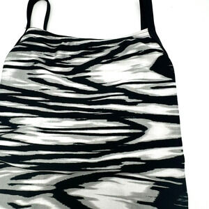 SPEEDO | Women’s 6/32 Pro LT Wave Wall Cross-back Black White One Piece Swimsuit